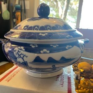 6in Cobalt Blue & White porcelain Decor Bowl with Lid